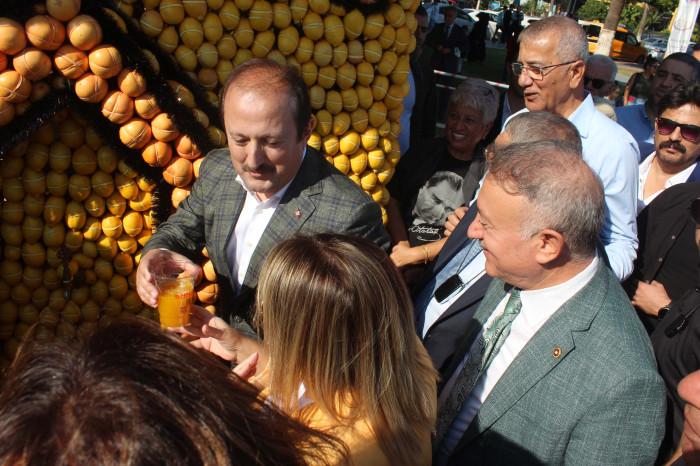 8. MERSİN ULUSLARARASI NARENCİYE FESYİVALİ BAŞLADI