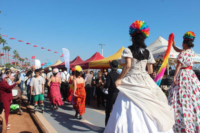 8. MERSİN ULUSLARARASI NARENCİYE FESYİVALİ BAŞLADI