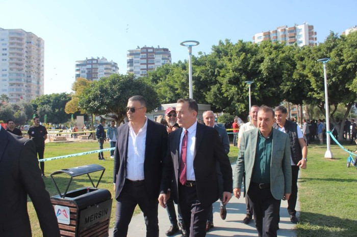 8. MERSİN ULUSLARARASI NARENCİYE FESYİVALİ BAŞLADI