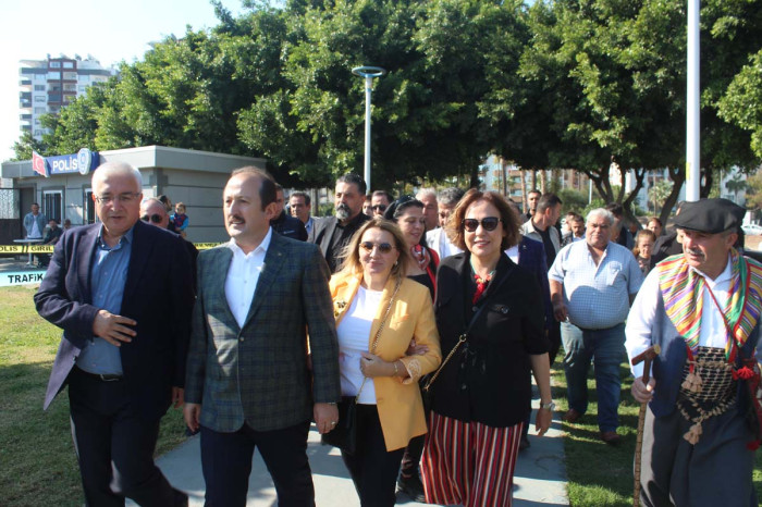 8. MERSİN ULUSLARARASI NARENCİYE FESYİVALİ BAŞLADI