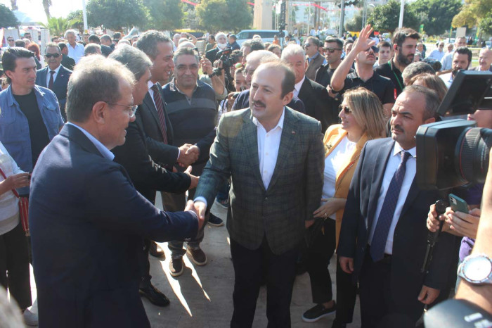8. MERSİN ULUSLARARASI NARENCİYE FESYİVALİ BAŞLADI