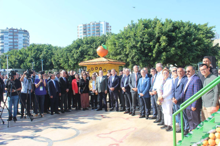 8. MERSİN ULUSLARARASI NARENCİYE FESYİVALİ BAŞLADI