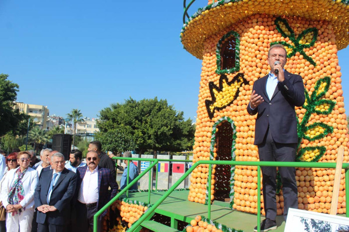 8. MERSİN ULUSLARARASI NARENCİYE FESYİVALİ BAŞLADI