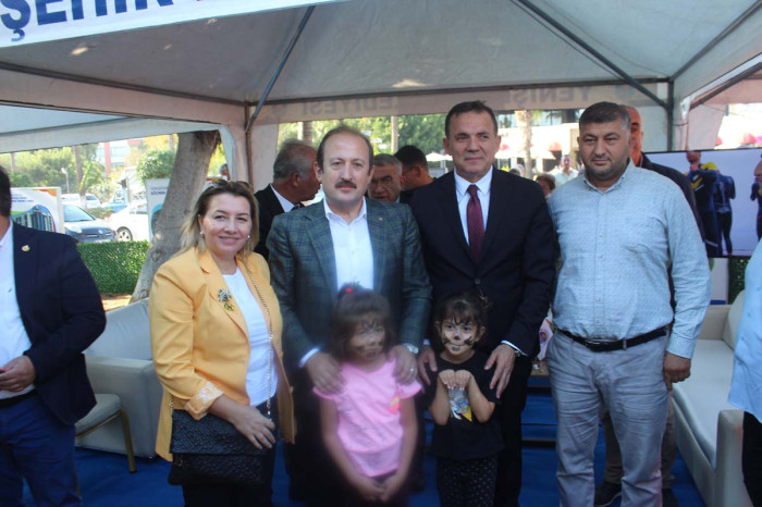 8. MERSİN ULUSLARARASI NARENCİYE FESYİVALİ BAŞLADI