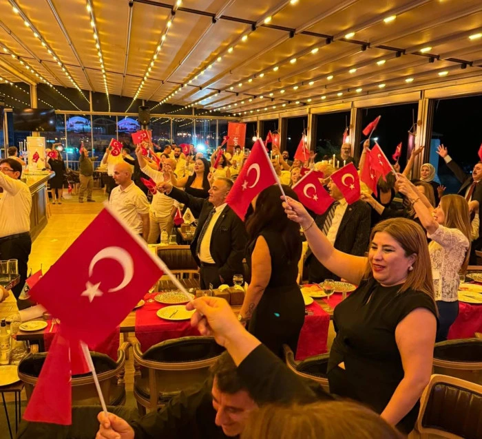 Mersin SMMMO'nun Cumhuriyet Balosunda Coşkulu Kutlama