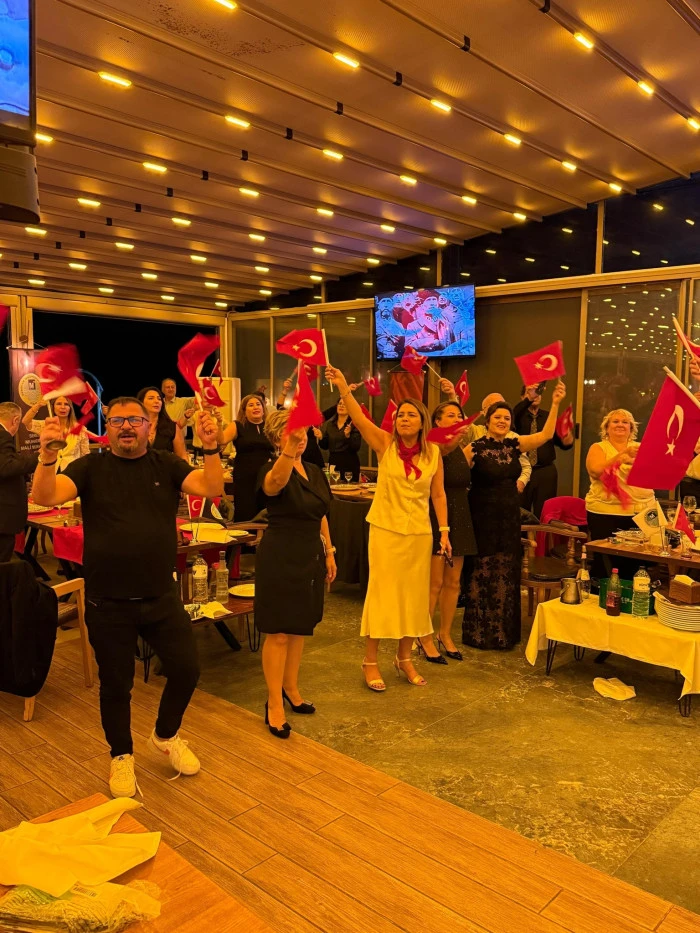 Mersin SMMMO'nun Cumhuriyet Balosunda Coşkulu Kutlama