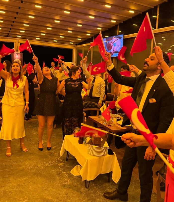 Mersin SMMMO'nun Cumhuriyet Balosunda Coşkulu Kutlama