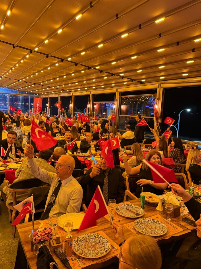 Mersin SMMMO'nun Cumhuriyet Balosunda Coşkulu Kutlama