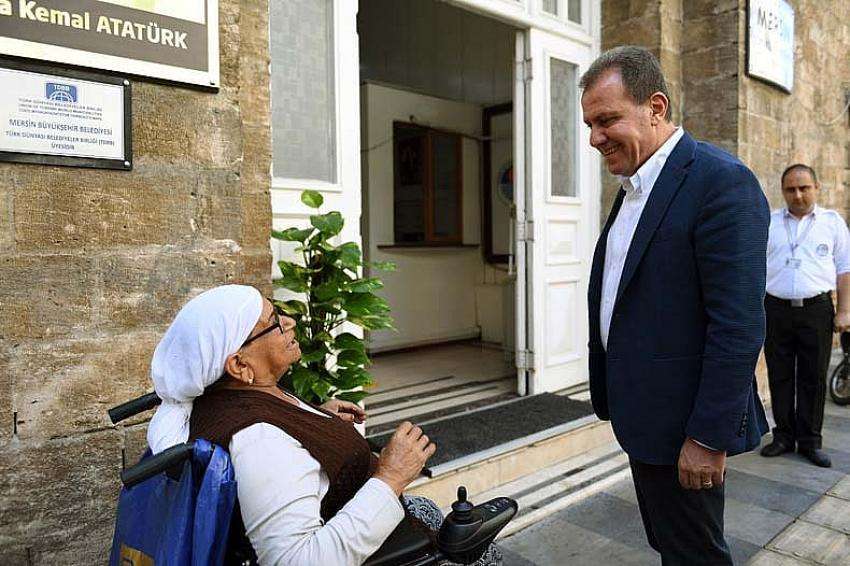 Ayşe Teyze’den, Hayatını Değiştiren Başkan Seçer’e Teşekkür Ziyareti