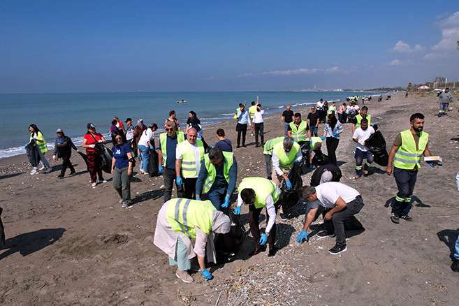 Caretta Carettaların Yuvalandığı Kazanlı Sahili Temizlendi