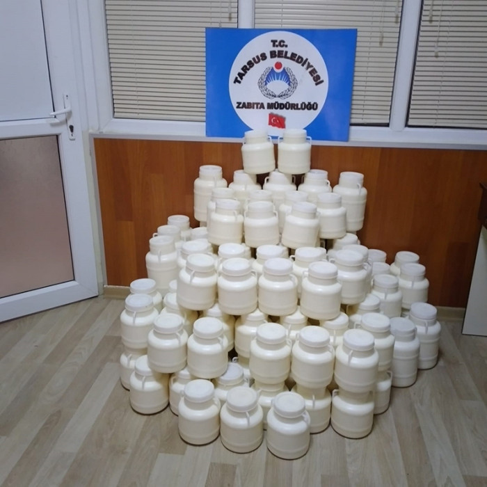 Tarsus’ta Halk Sağlığına Zararlı 447 Kilogram Bidon Peynir İmha Edildi