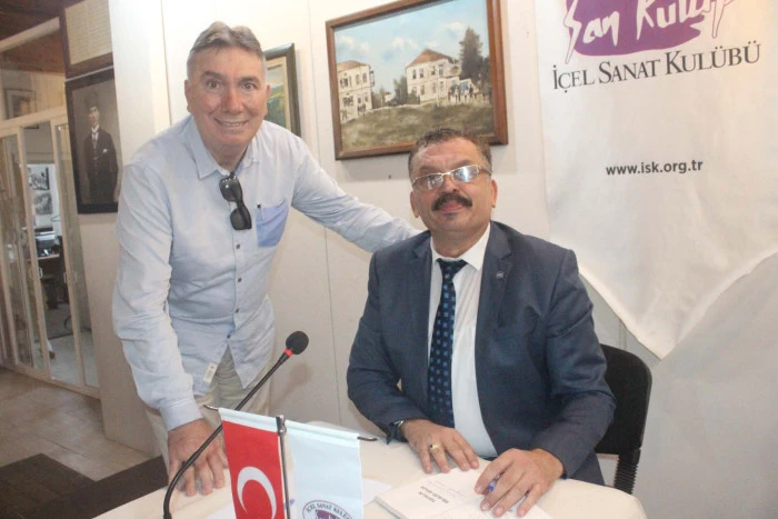 Fatih Alkar'ın ‘Tartalım Ablalar Abiler’ kitabının imza günü gerçekleştirildi