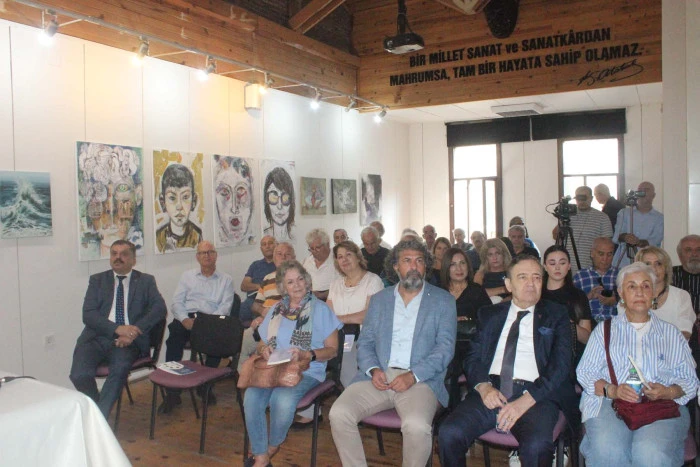 Fatih Alkar'ın ‘Tartalım Ablalar Abiler’ kitabının imza günü gerçekleştirildi