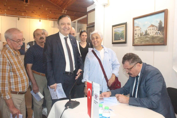 Fatih Alkar'ın ‘Tartalım Ablalar Abiler’ kitabının imza günü gerçekleştirildi