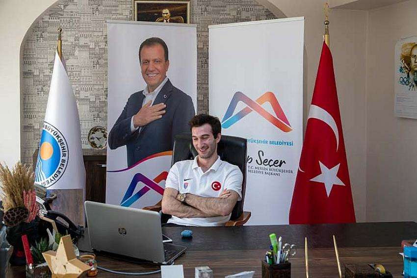 Kılıçdaroğlu’nun Gençlerle Gerçekleştirdiği Canlı Konferansa Mersin’den De Milli Sporcu Ali Ege Say Katıldı