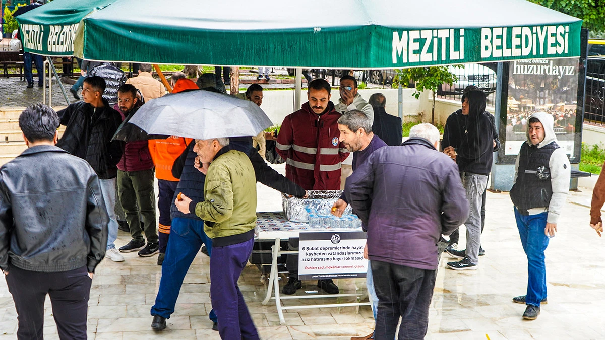 Mezitli Belediyesi&rsquo;nden 6 Şubat Deprem Şehitleri Anısına Lokma İkramı