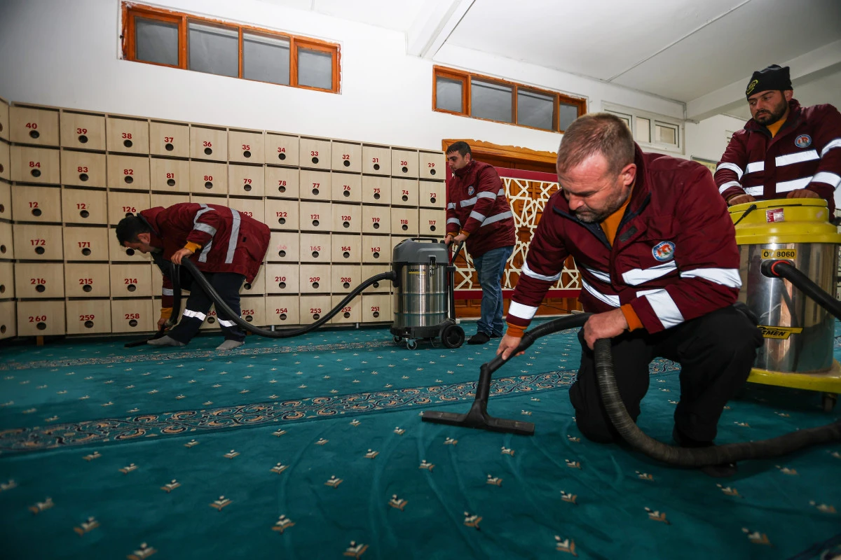 Mezitli&rsquo;de Camiler Ramazan&rsquo;a Hazır           