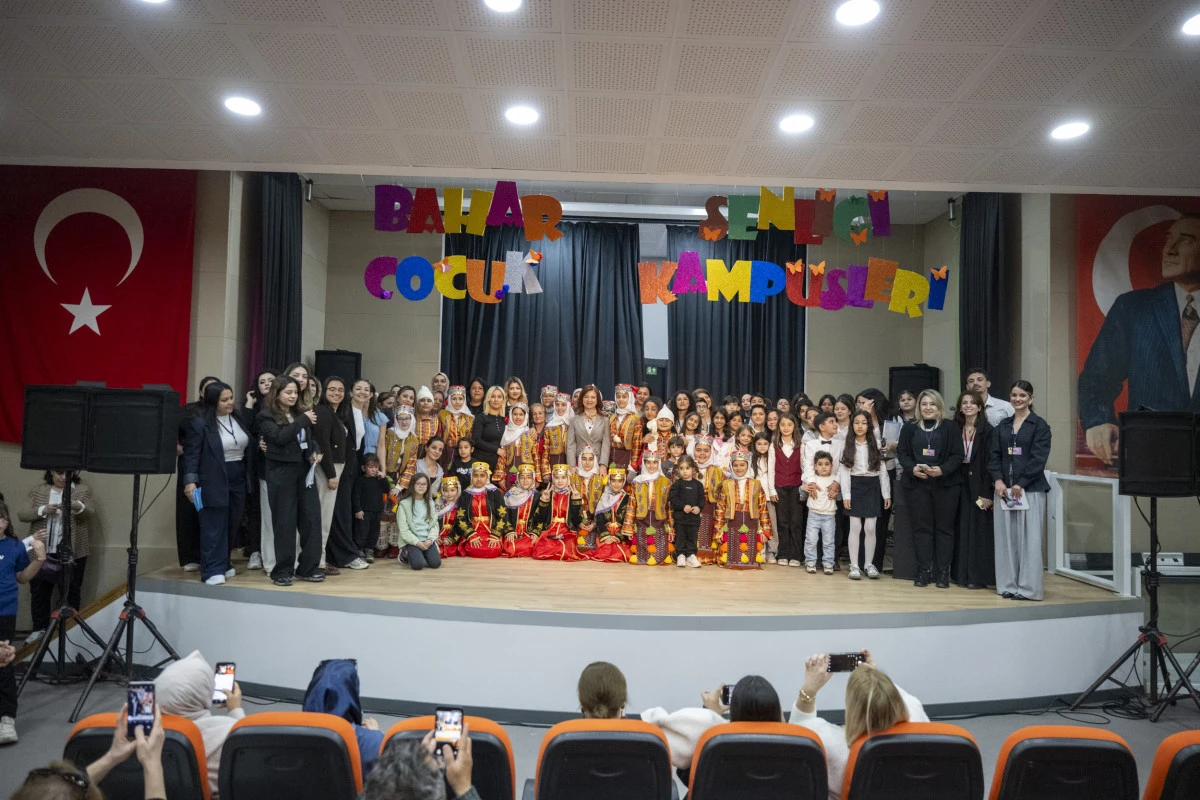 Minik Yetenekler Sahne Işıklarıyla Parladı                           