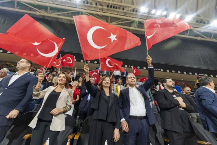 Müziğin Yaşayan Efsanesi Selda Bağcan İle Mersin’de ‘Cumhuriyet’ Coşkusu