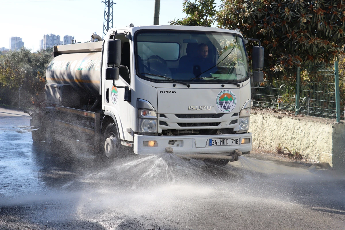 Toroslar Belediyesinden Mahallelerde Kapsamlı Temizlik &Ccedil;alışması