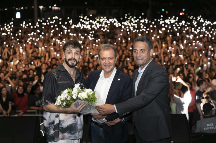 Mersin Büyükşehir’in 19 Mayıs Coşkusu Sefo Konseriyle Taçlandı