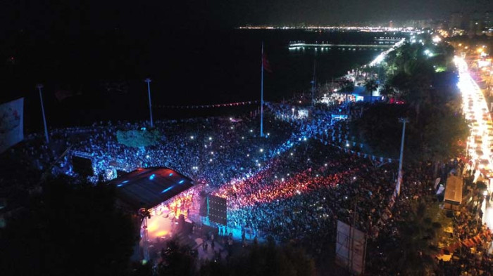 Mersin Büyükşehir’in 19 Mayıs Coşkusu Sefo Konseriyle Taçlandı