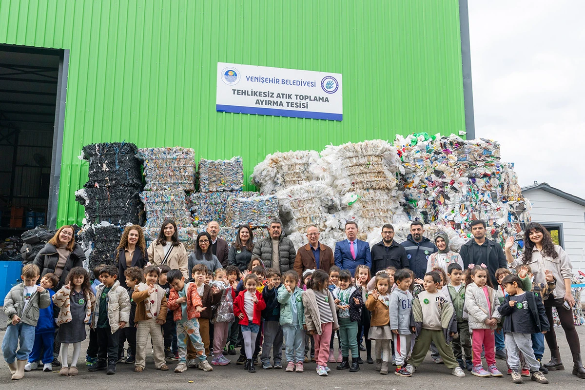 Yenişehir'de Minik Eller Geri D&ouml;n&uuml;ş&uuml;m&uuml; &Ouml;ğreniyor